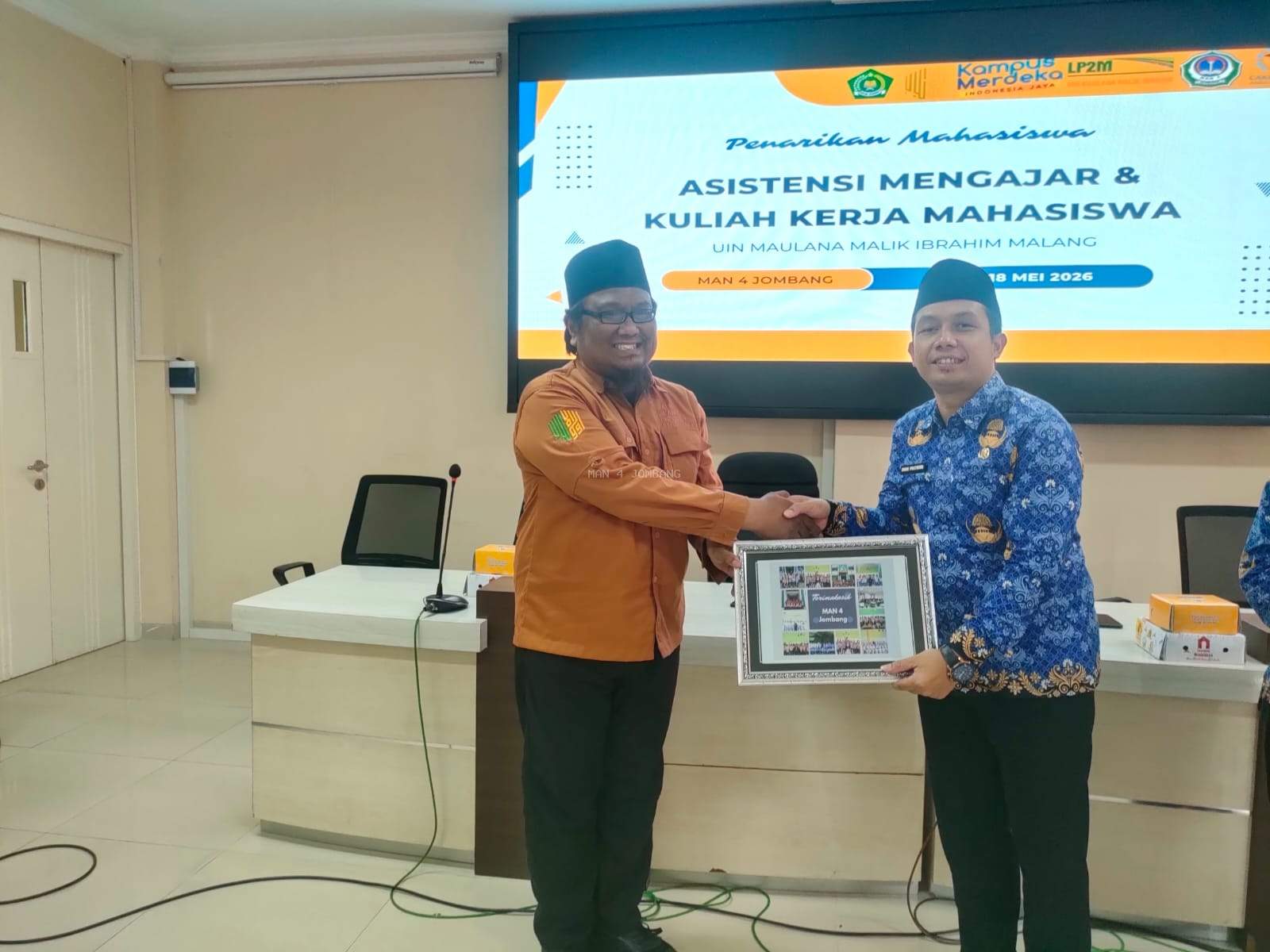MAN 4 Jombang Lepas 10 Mahasiswa Asistensi Mengajar UIN Malang 