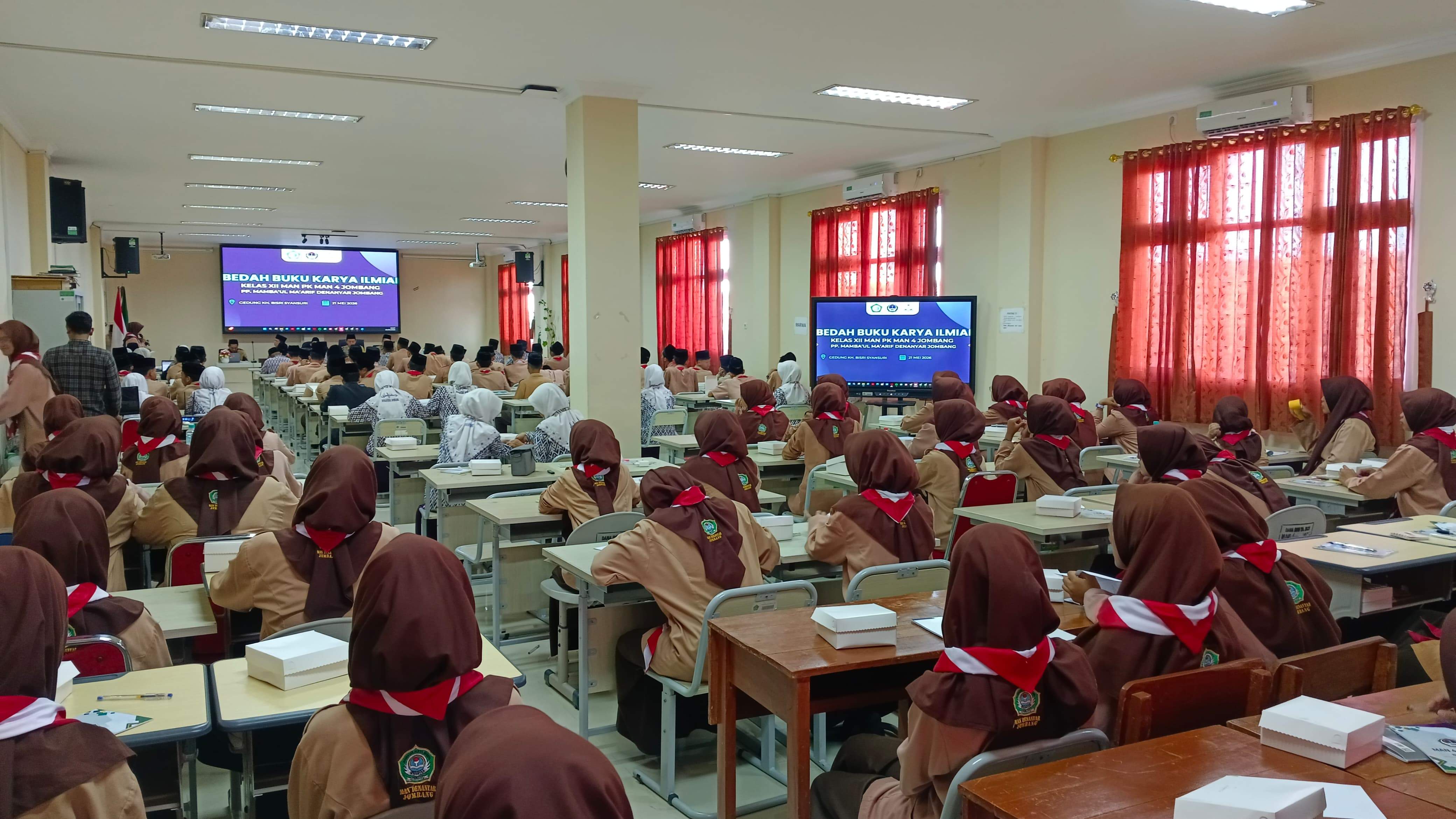 Wajib Menulis Sebelum Lulus, MAN 4 Jombang Gelar Bedah 4 Buku Karya Murid MA PK